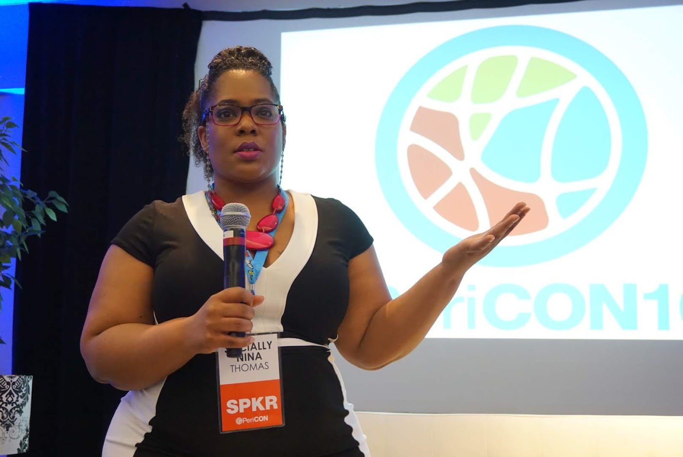 Nina Thomas speaking at PeriCON, Atlanta, 2016